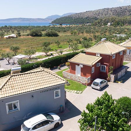 Spedion Villa - Near To Sea Villas With Heated Swimming Pool Gythio Bagian luar foto