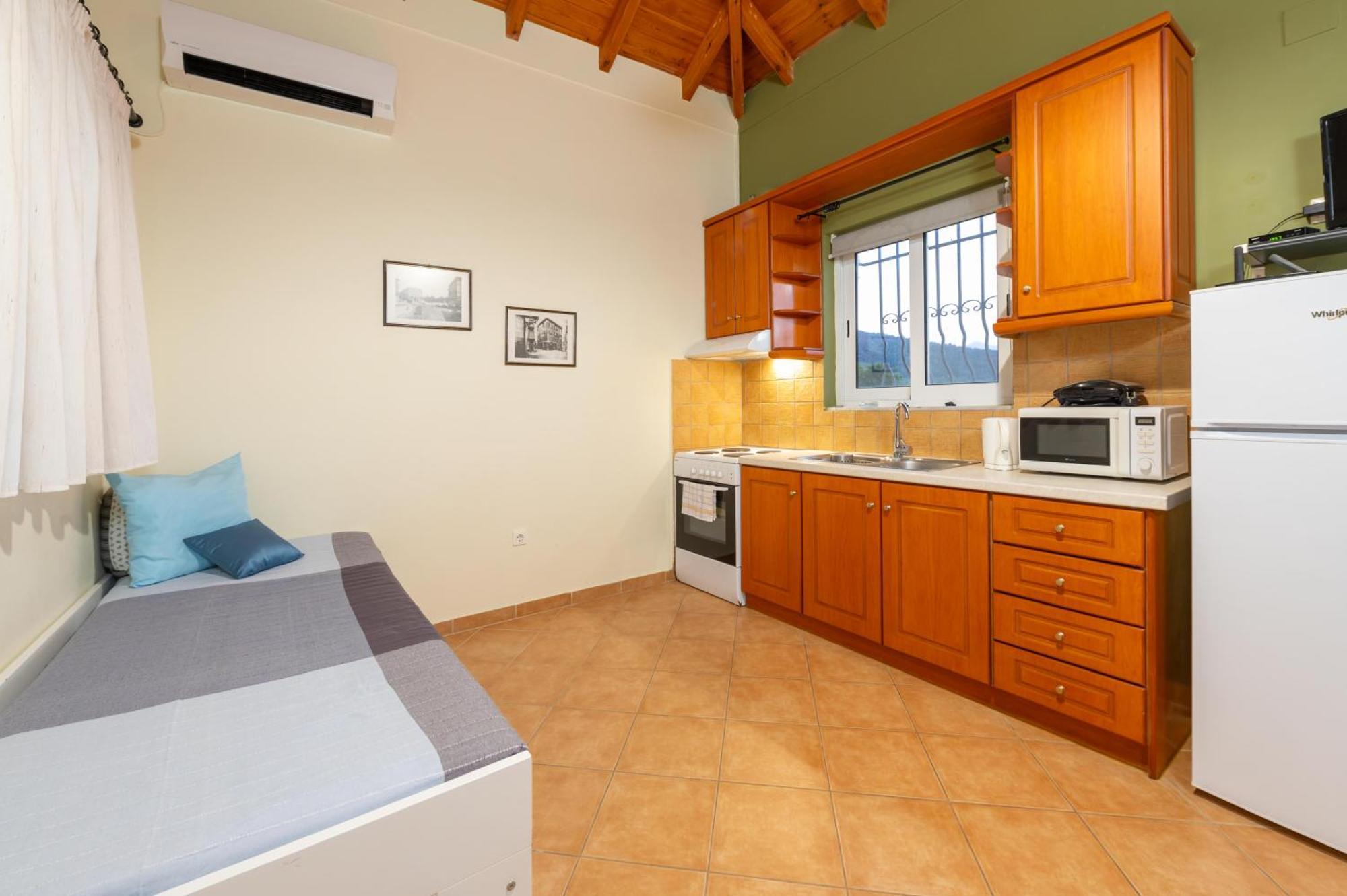 Spedion Villa - Near To Sea Villas With Heated Swimming Pool Gythio Ruang foto