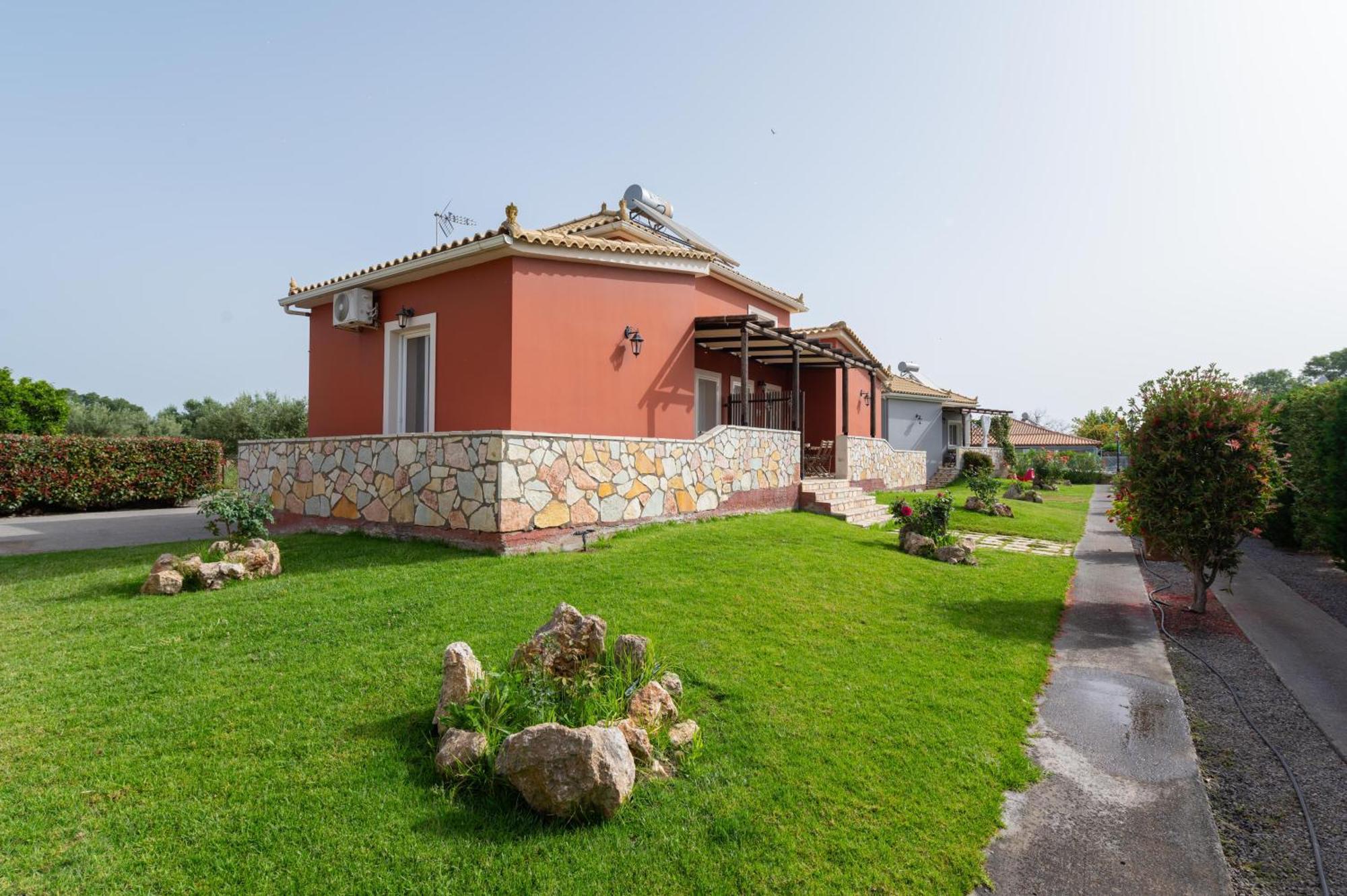 Spedion Villa - Near To Sea Villas With Heated Swimming Pool Gythio Bagian luar foto