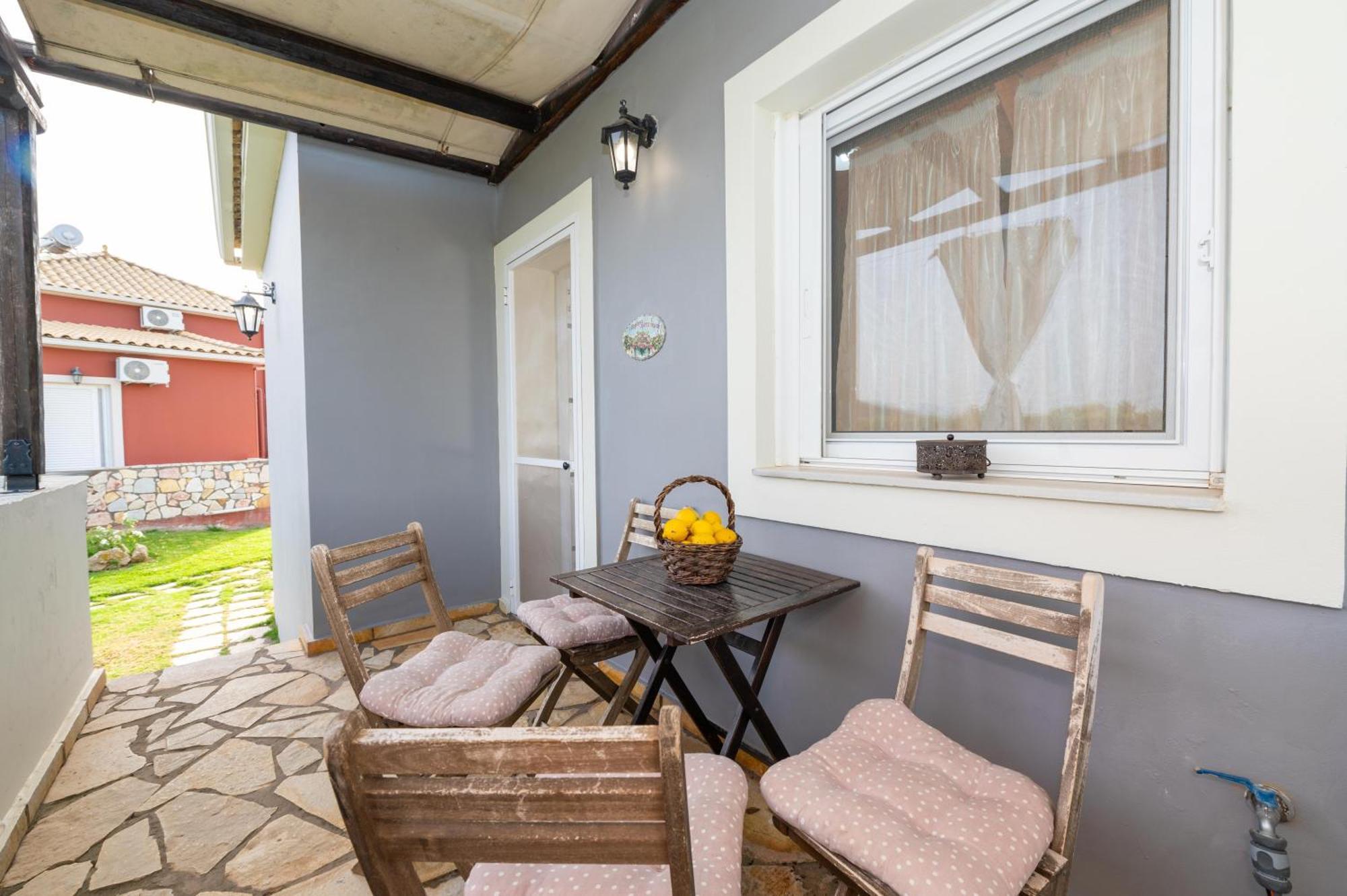 Spedion Villa - Near To Sea Villas With Heated Swimming Pool Gythio Bagian luar foto