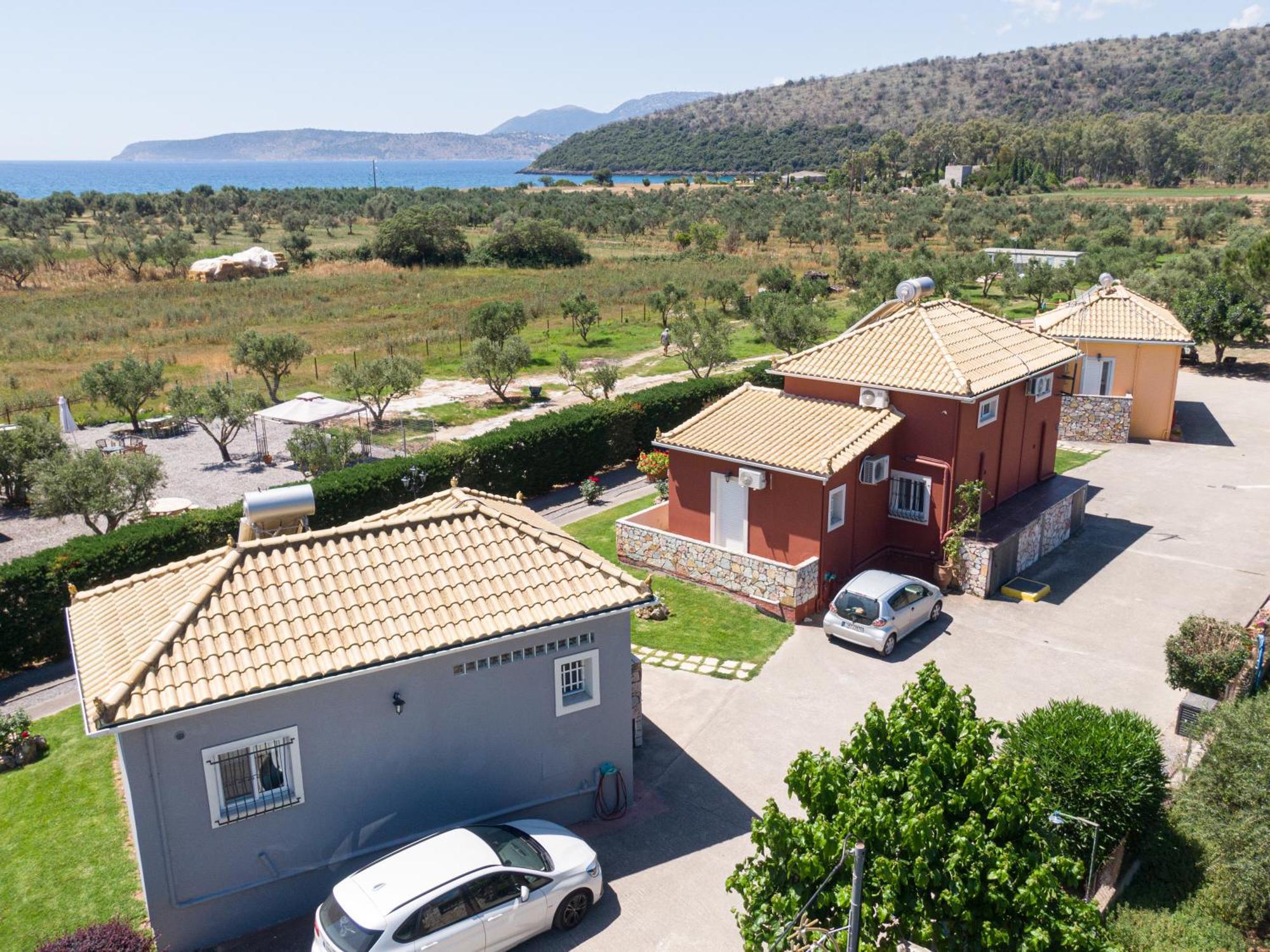 Spedion Villa - Near To Sea Villas With Heated Swimming Pool Gythio Bagian luar foto