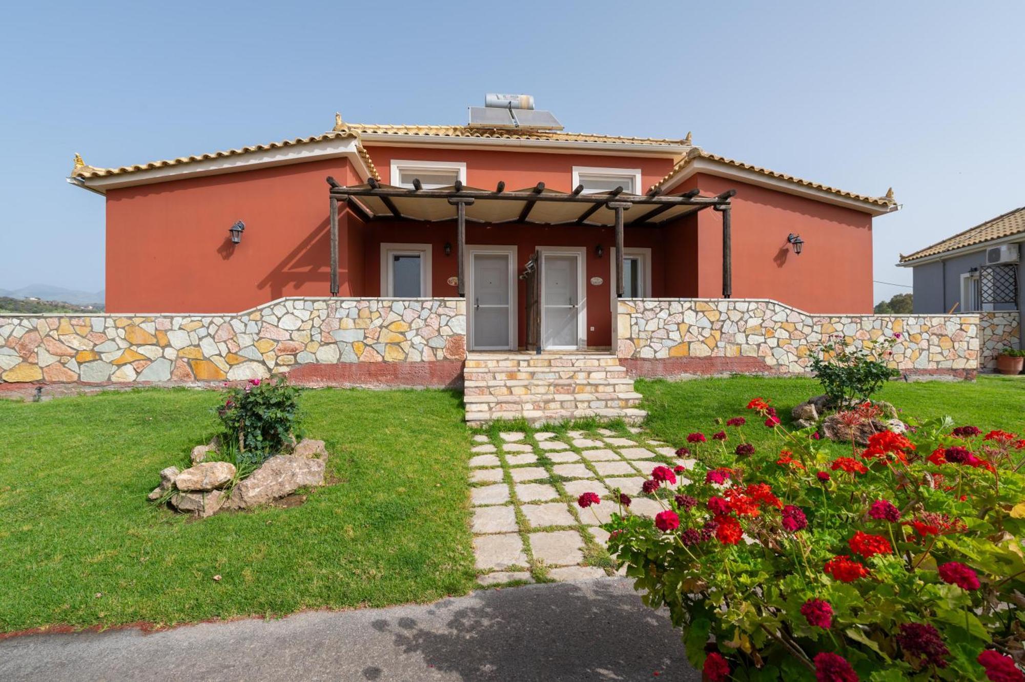 Spedion Villa - Near To Sea Villas With Heated Swimming Pool Gythio Bagian luar foto